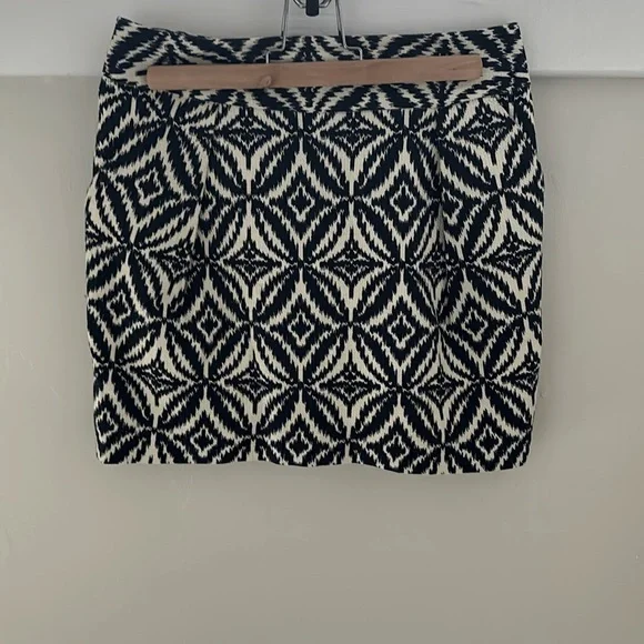 Joe Fresh Ikat mini-skirt with pockets - Navy and white. Size small - Picture 1 of 3